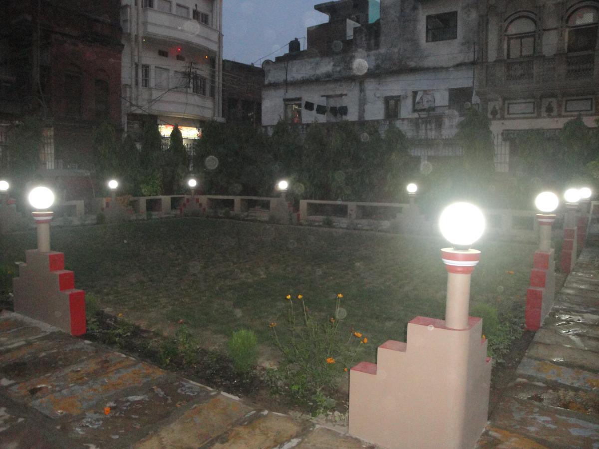 Balaji Palace Varanasi Ngoại thất bức ảnh
